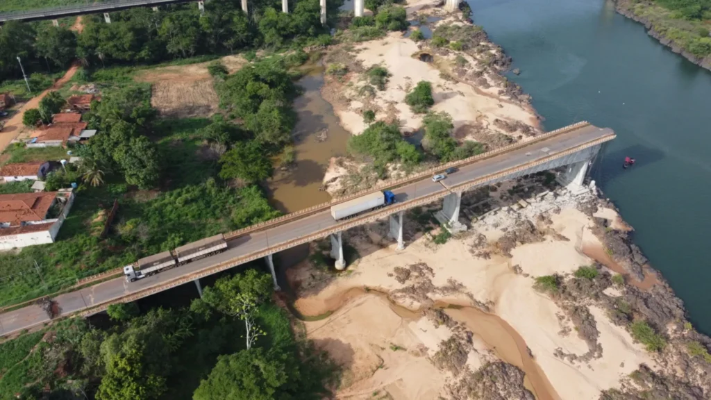 Queda da ponte entre Tocantins e Maranhão gerou custo extra de R$ 84 milhões com balsas e desvios, aponta TCU