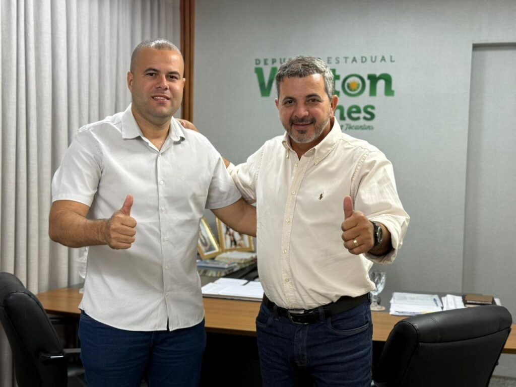 ARAGUATINS: Wiston Gomes e Abmael Murad comemoram autorização do curso de Educação Física na Unitins